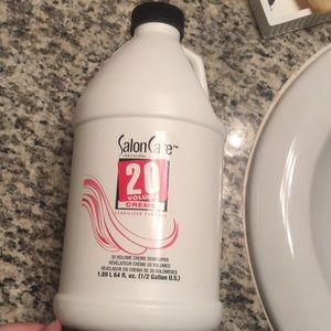 1/2 gallon of hair color developer